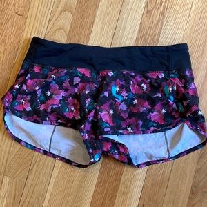 Lululemon floral speed short with 4-way stretch